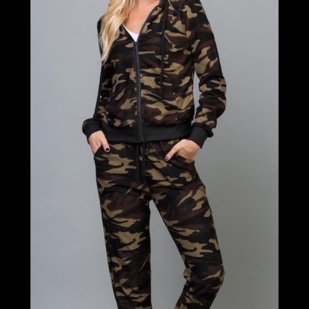 Camoflauge 2 piece jogger